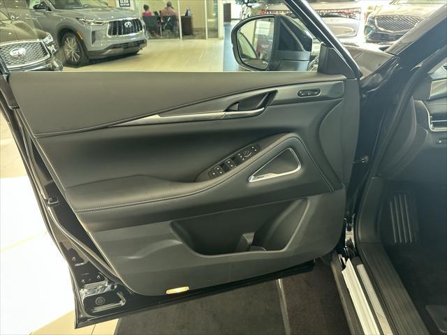 new 2025 INFINITI QX60 car, priced at $53,614