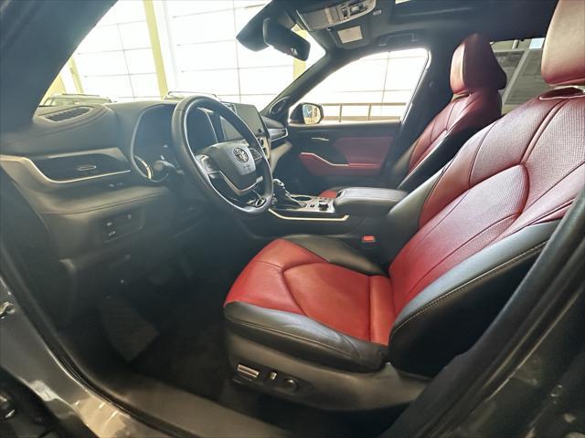 used 2023 Toyota Highlander car, priced at $42,843