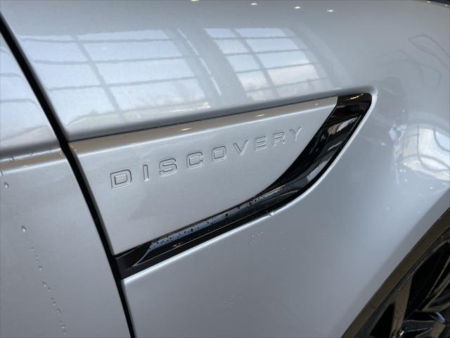 used 2022 Land Rover Discovery car, priced at $40,370