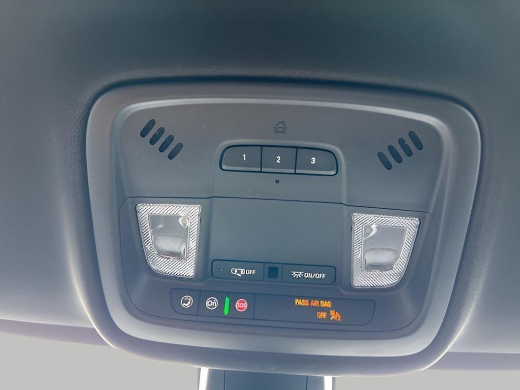 used 2022 Chevrolet Traverse car, priced at $29,485