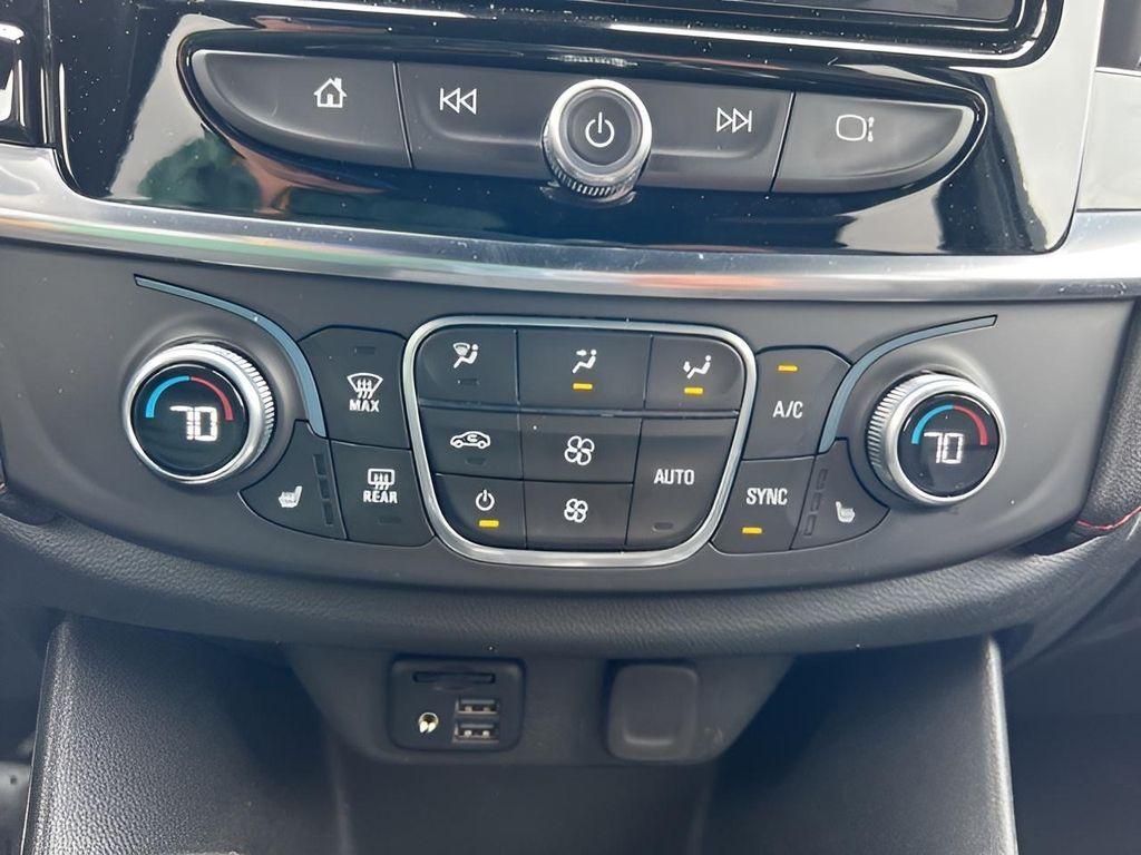 used 2022 Chevrolet Traverse car, priced at $29,485