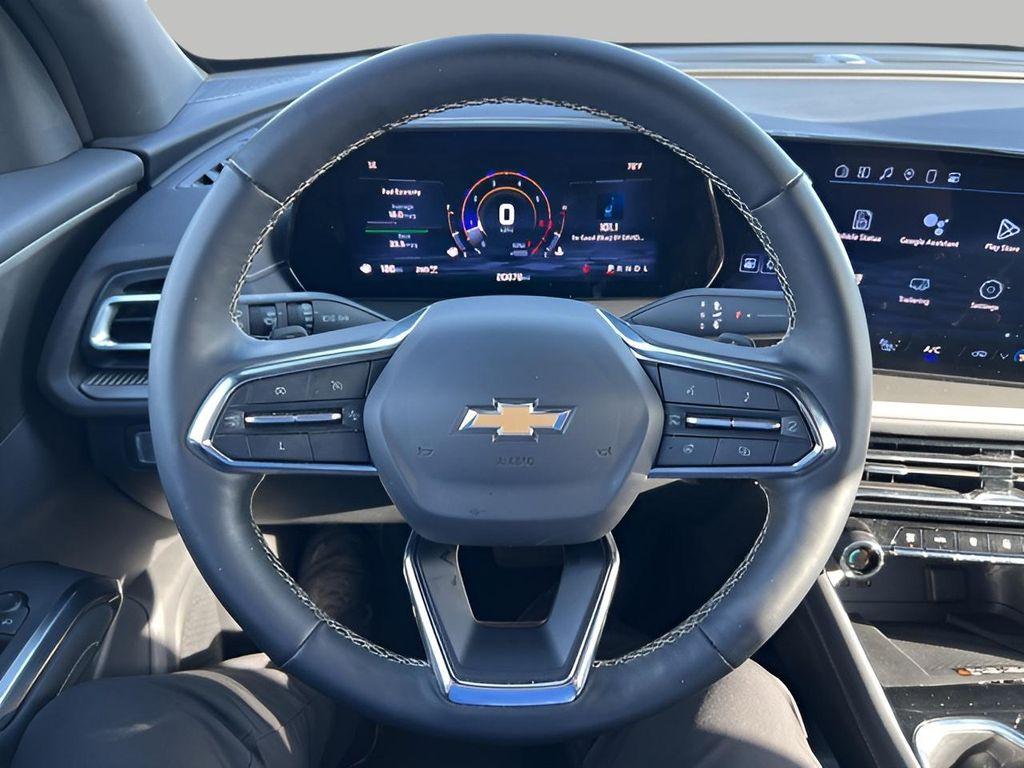 used 2025 Chevrolet Traverse car, priced at $35,850