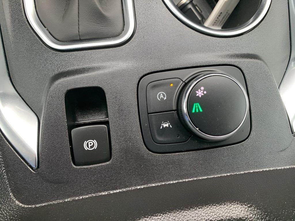 used 2022 Chevrolet Traverse car, priced at $20,971