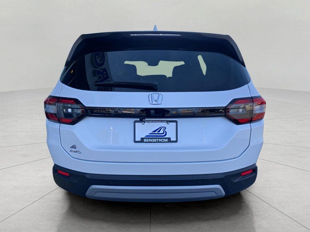 used 2025 Honda Pilot car, priced at $40,692