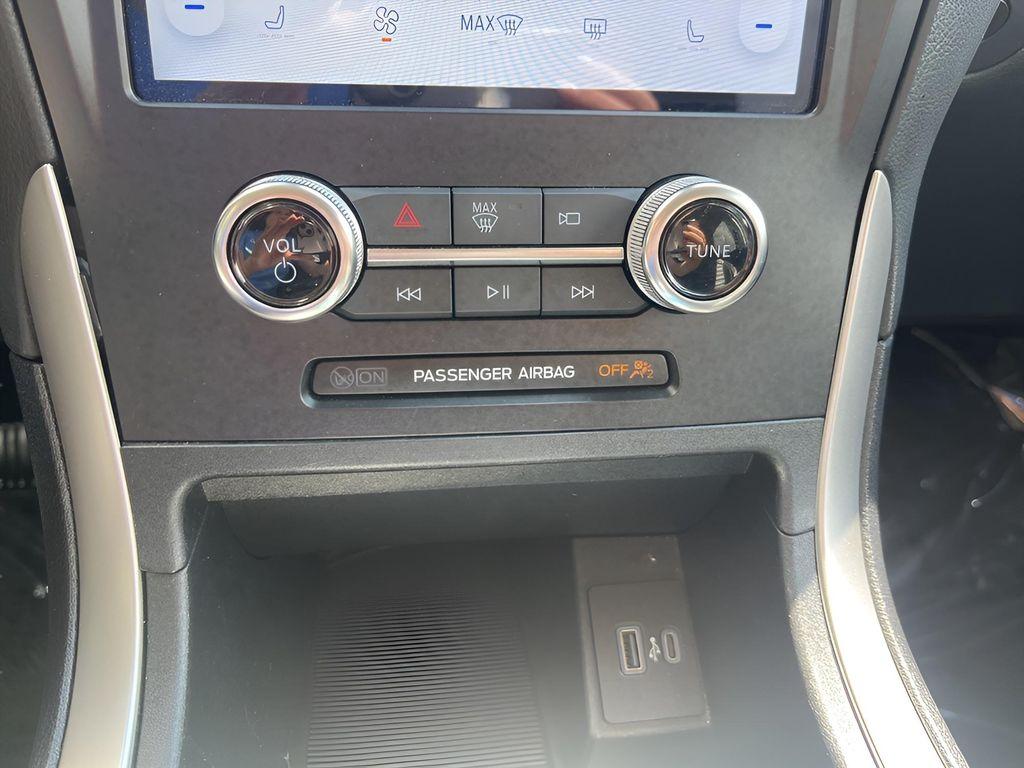 used 2024 Ford Edge car, priced at $25,500