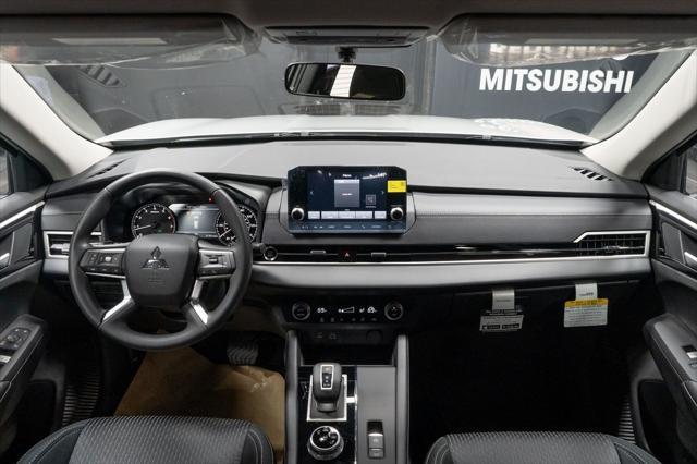new 2025 Mitsubishi Outlander PHEV car
