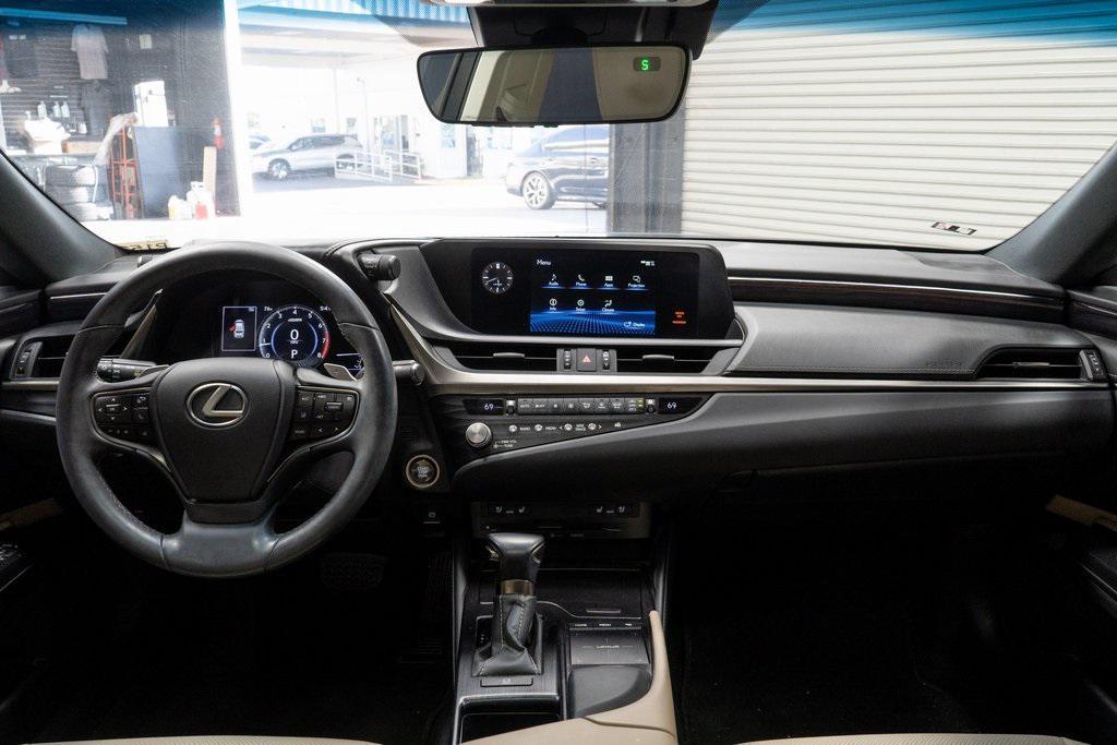 used 2021 Lexus ES 350 car, priced at $33,067