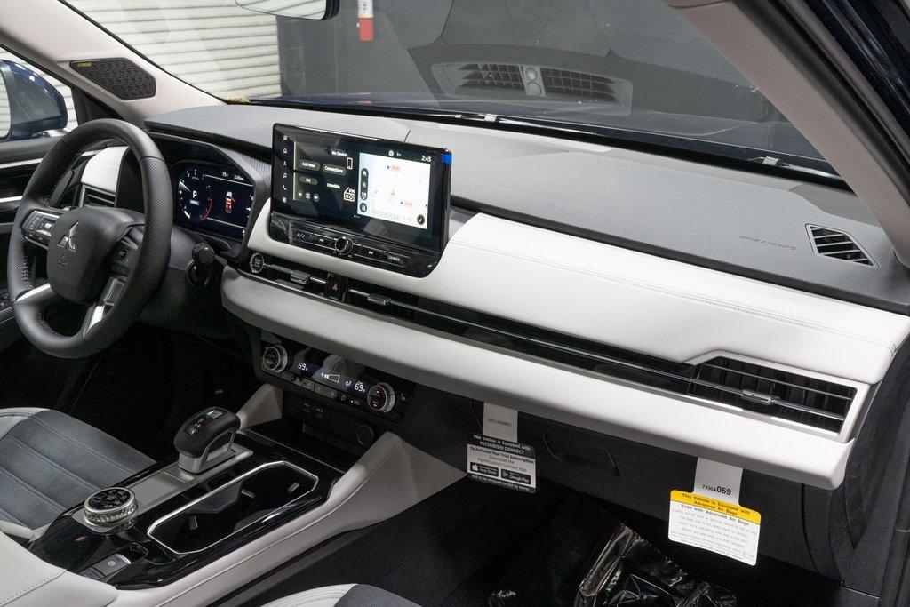 new 2025 Mitsubishi Outlander car, priced at $39,400