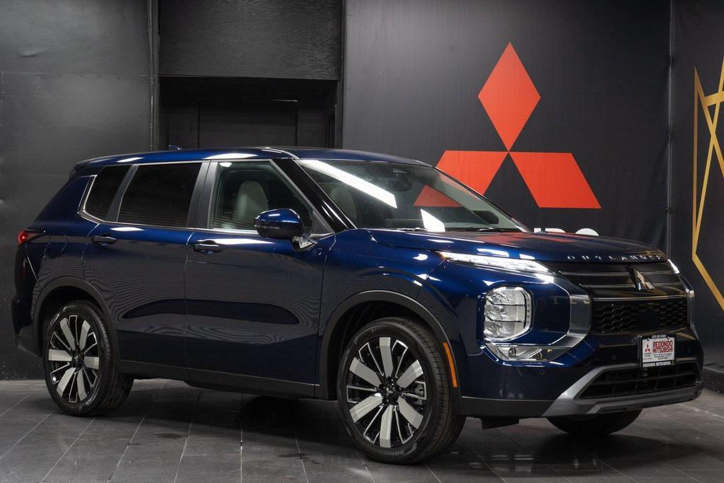 new 2025 Mitsubishi Outlander car, priced at $39,400