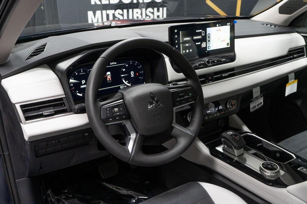 new 2025 Mitsubishi Outlander car, priced at $39,400