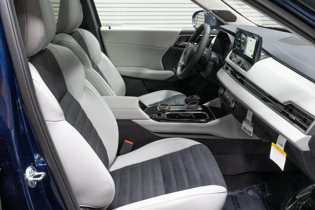 new 2025 Mitsubishi Outlander car, priced at $39,400