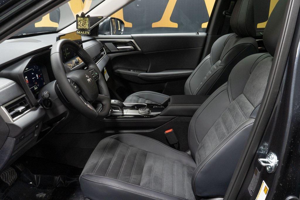 new 2025 Mitsubishi Outlander car, priced at $39,230