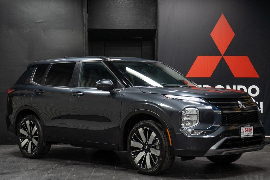 new 2025 Mitsubishi Outlander car, priced at $39,230