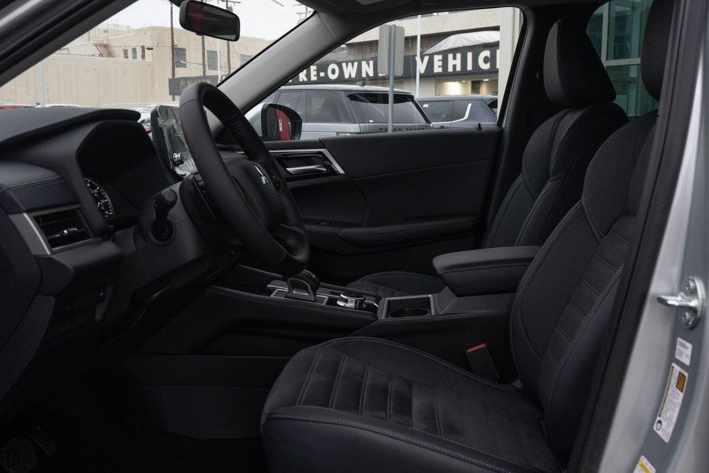 new 2025 Mitsubishi Outlander PHEV car, priced at $47,680
