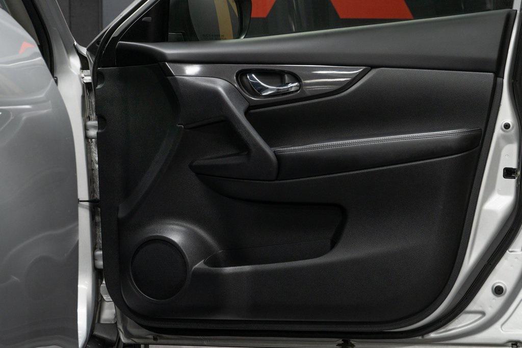 used 2019 Nissan Rogue car, priced at $16,312