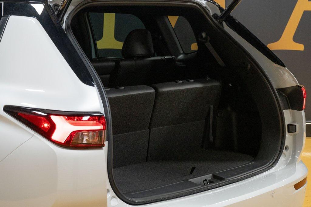 new 2024 Mitsubishi Outlander car