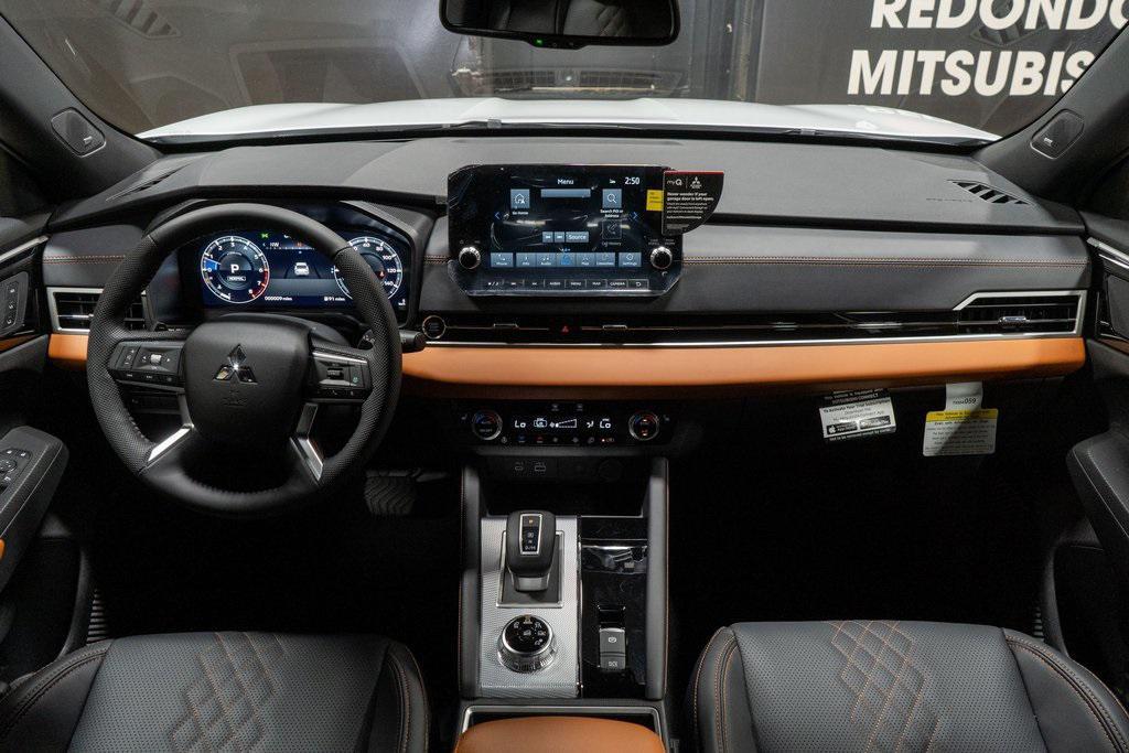 new 2024 Mitsubishi Outlander car