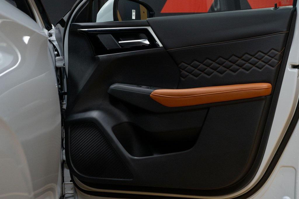 new 2024 Mitsubishi Outlander car