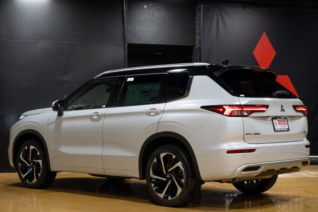 new 2024 Mitsubishi Outlander car