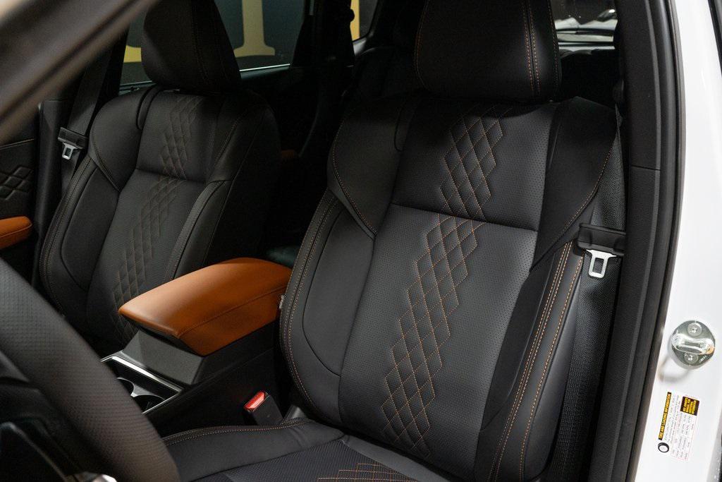 new 2024 Mitsubishi Outlander car