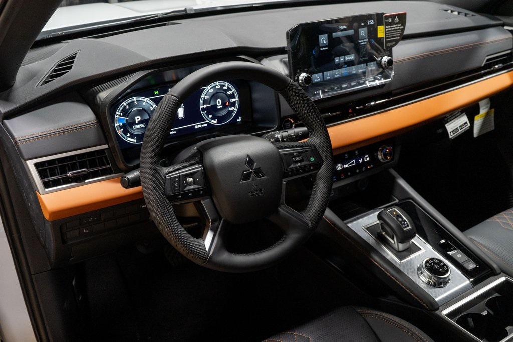 new 2024 Mitsubishi Outlander car