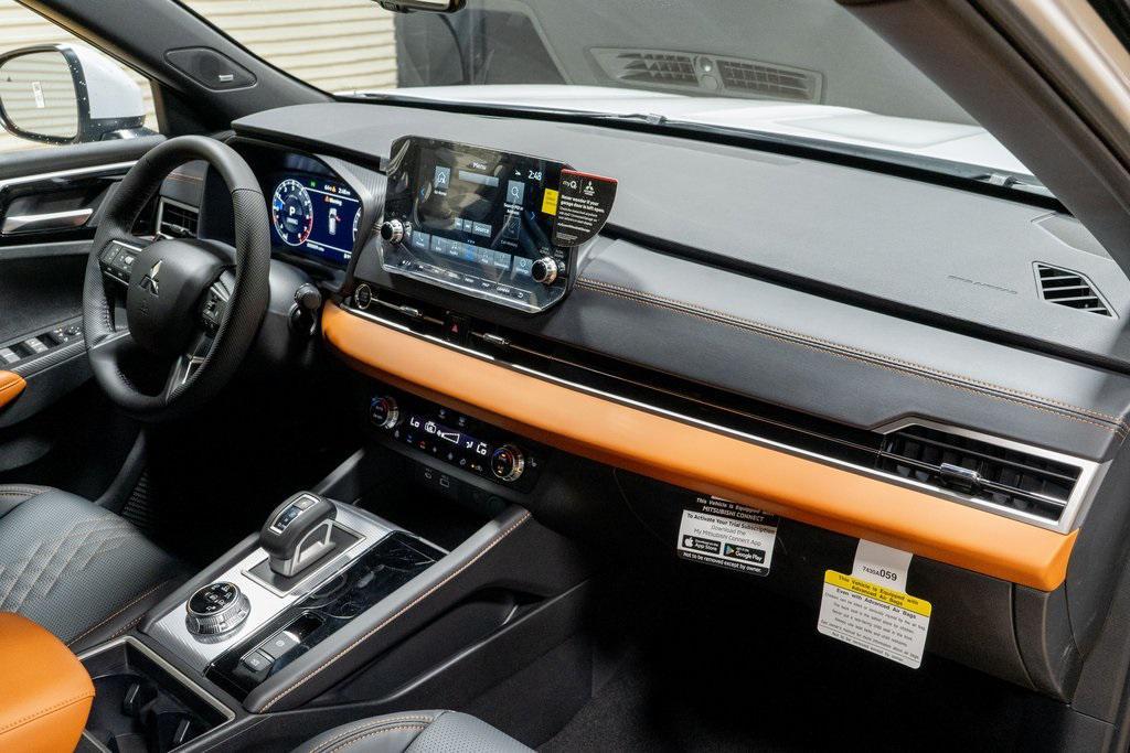 new 2024 Mitsubishi Outlander car