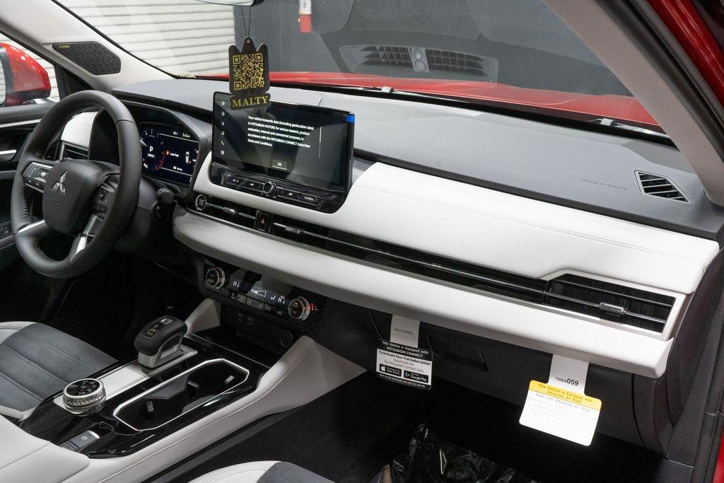 new 2025 Mitsubishi Outlander car, priced at $38,080