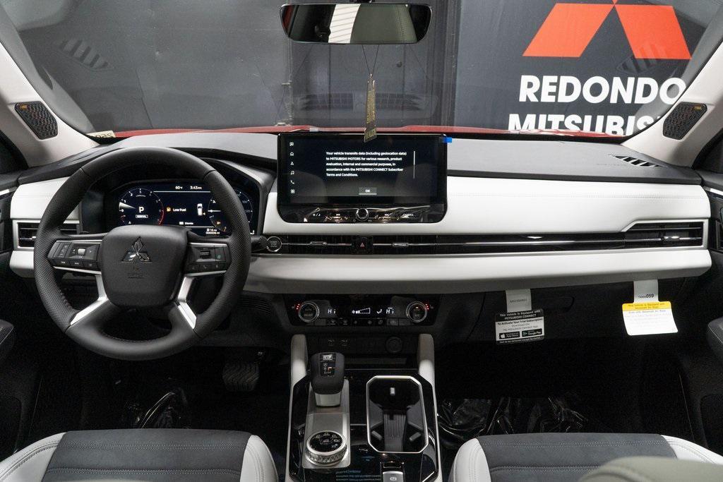 new 2025 Mitsubishi Outlander car, priced at $38,080