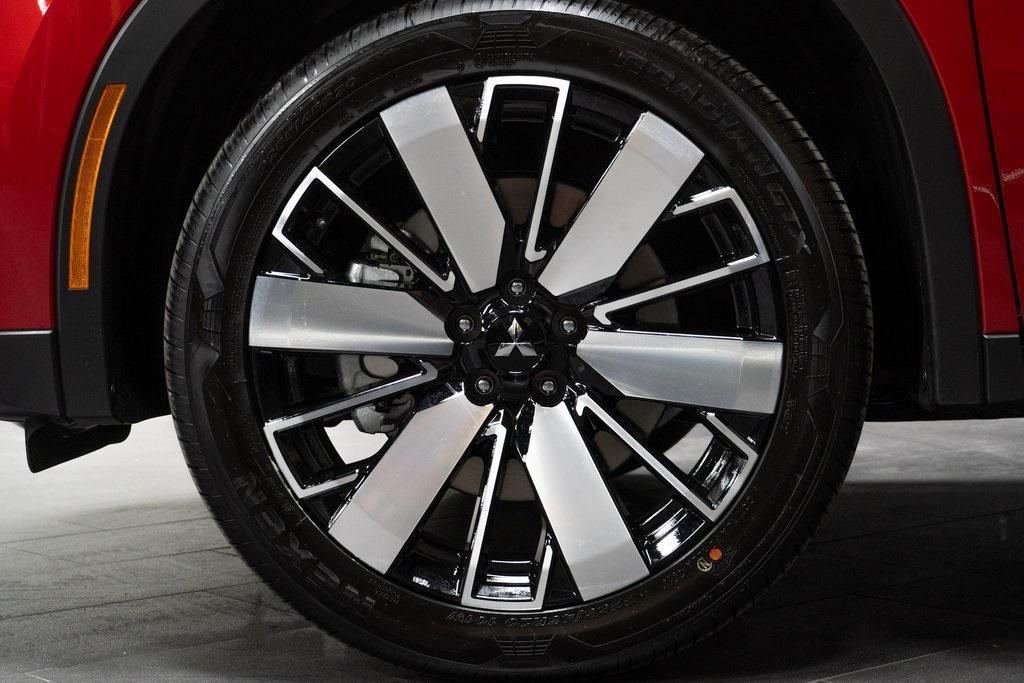 new 2025 Mitsubishi Outlander car, priced at $38,080