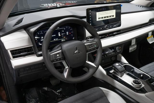 new 2025 Mitsubishi Outlander car, priced at $38,080