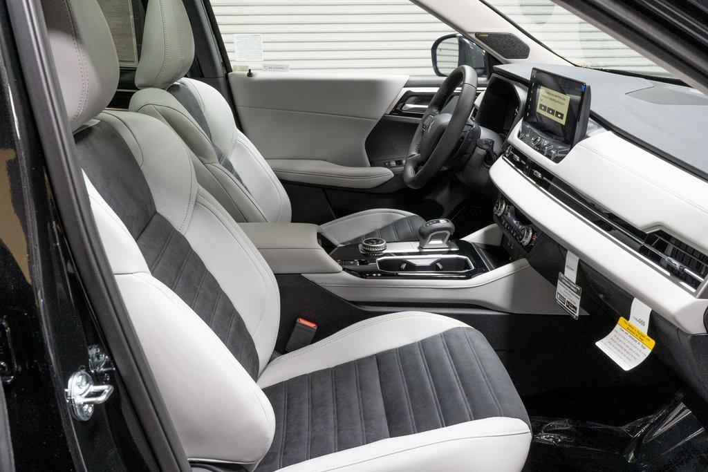 new 2025 Mitsubishi Outlander car, priced at $38,080
