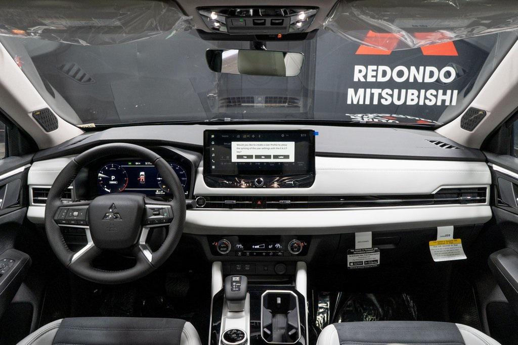 new 2025 Mitsubishi Outlander car, priced at $38,080