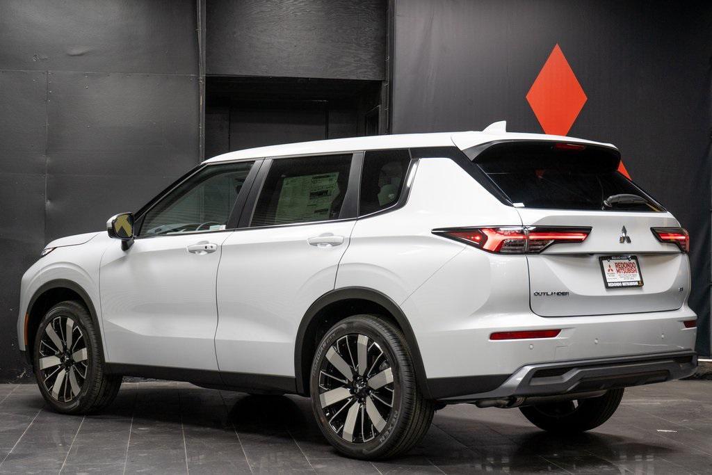 new 2025 Mitsubishi Outlander car, priced at $38,080
