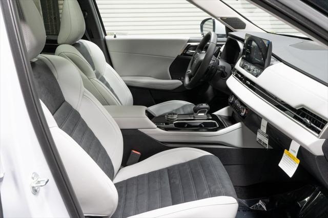 new 2025 Mitsubishi Outlander car, priced at $38,080