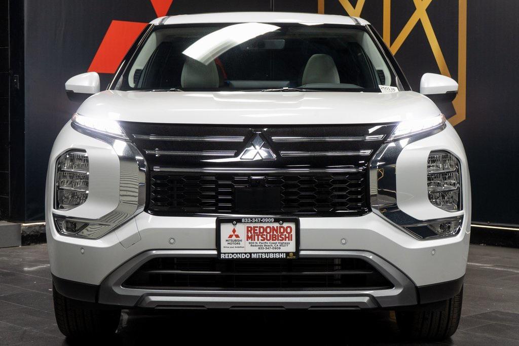 new 2025 Mitsubishi Outlander car, priced at $38,080