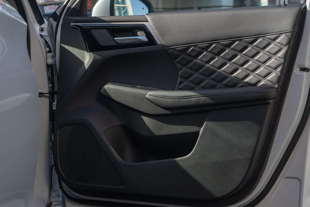 new 2025 Mitsubishi Outlander PHEV car, priced at $49,025