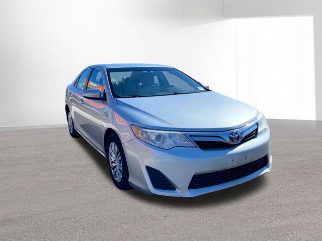 used 2014 Toyota Camry Hybrid car, priced at $3,995