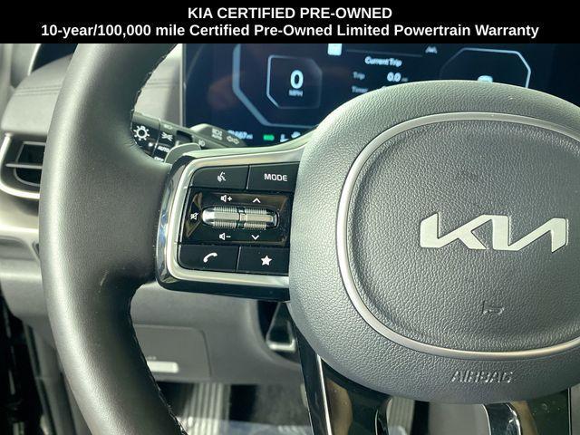used 2025 Kia Carnival Hybrid car, priced at $52,924