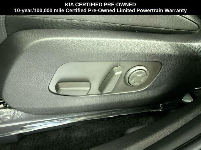 used 2025 Kia Carnival Hybrid car, priced at $52,924