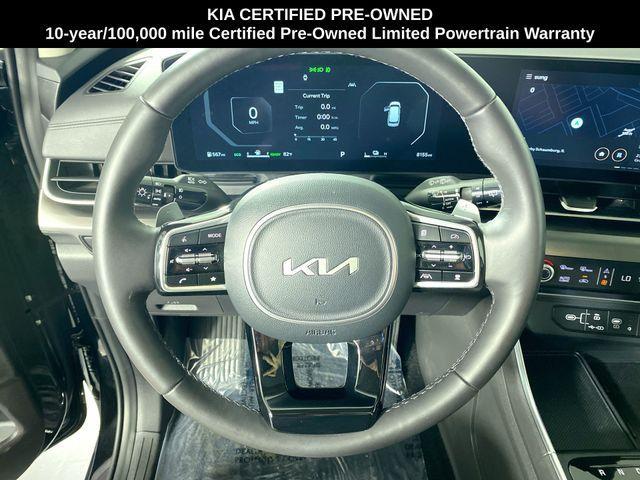 used 2025 Kia Carnival Hybrid car, priced at $52,924