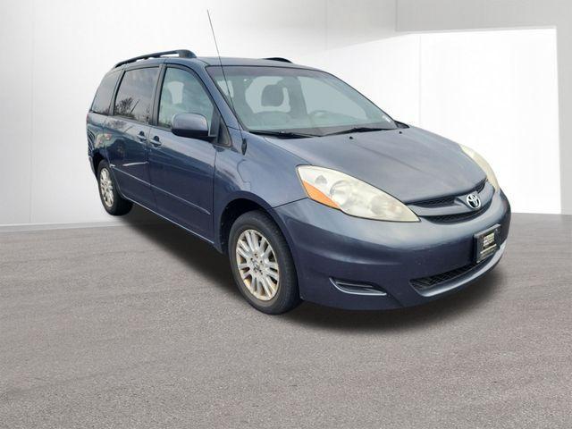 used 2009 Toyota Sienna car, priced at $5,317