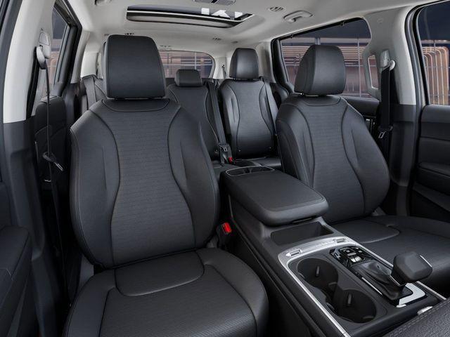 new 2025 Kia Carnival car, priced at $50,760