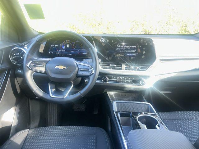 used 2025 Chevrolet Equinox car, priced at $26,566