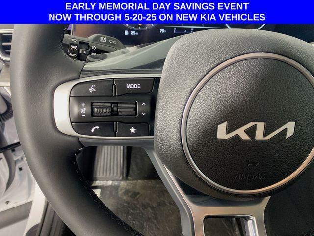 new 2025 Kia Sportage car, priced at $35,883