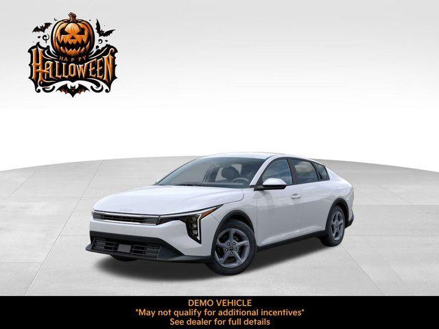new 2025 Kia K4 car, priced at $24,226