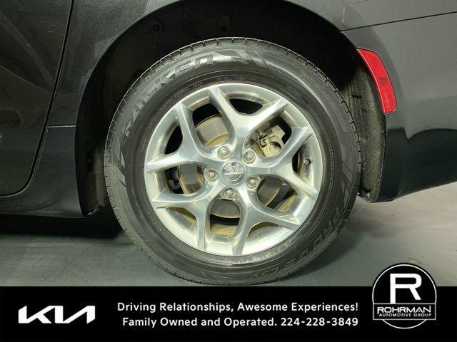 used 2018 Chrysler Pacifica car, priced at $15,423