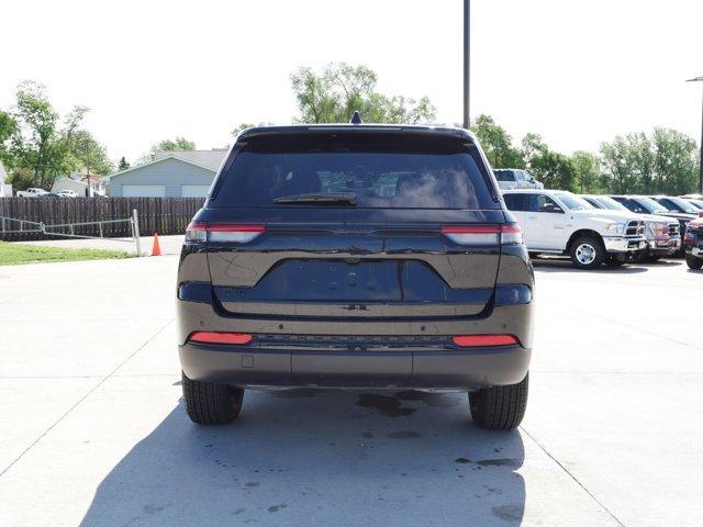 new 2024 Jeep Grand Cherokee car, priced at $41,580