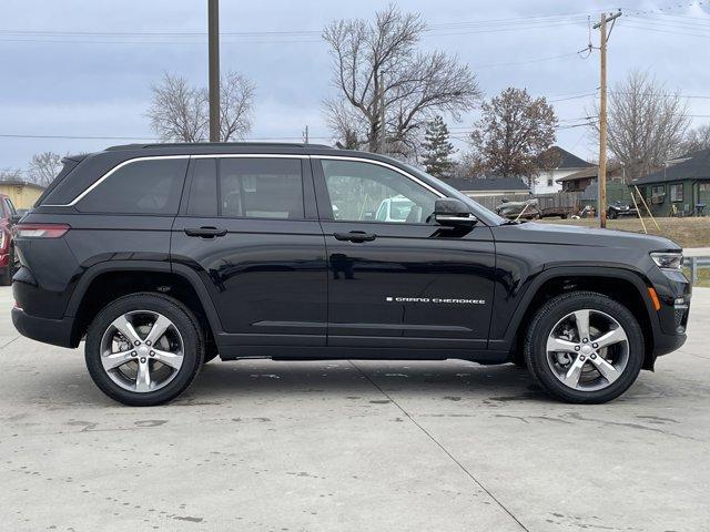 new 2025 Jeep Grand Cherokee car, priced at $44,589