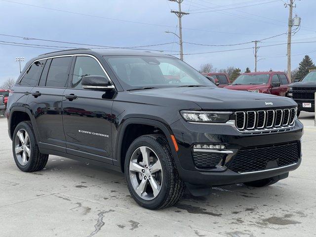 new 2025 Jeep Grand Cherokee car, priced at $44,589