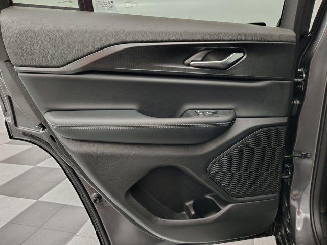 new 2025 Jeep Grand Cherokee car, priced at $38,254